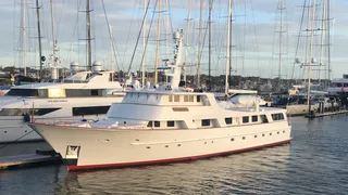 37m Hitachi Zosen motor yacht Buckpasser sold